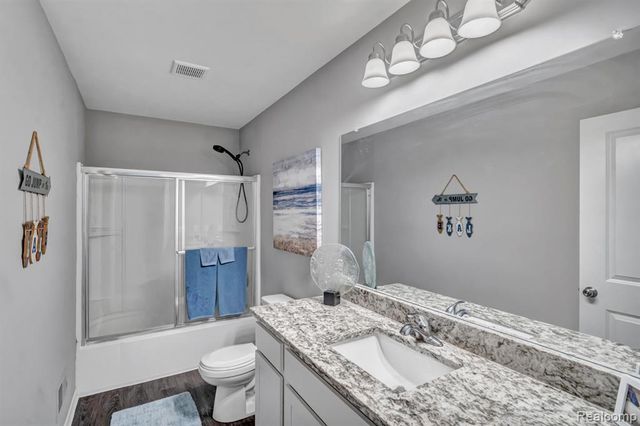 52361 Wellington Valley Drive, Macomb, MI 48042