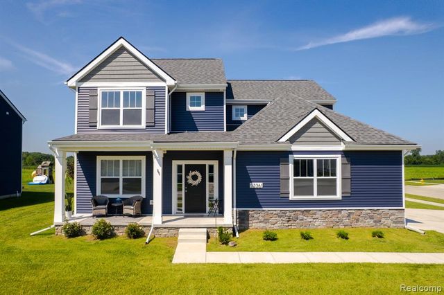 52361 Wellington Valley Drive, Macomb, MI 48042