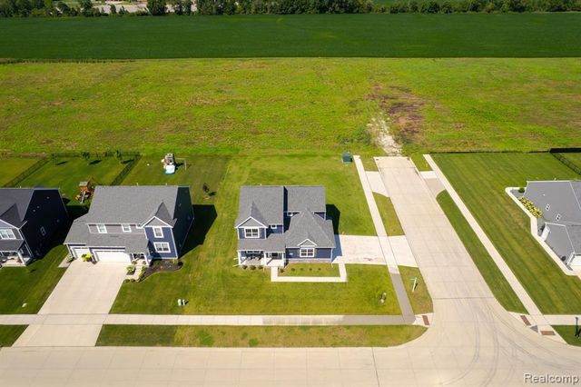 52361 Wellington Valley Drive, Macomb, MI 48042