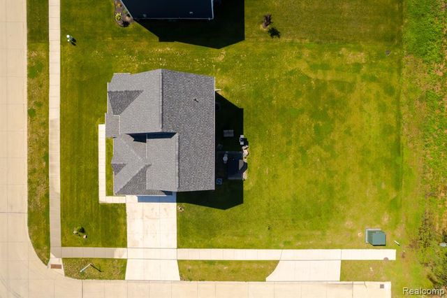 52361 Wellington Valley Drive, Macomb, MI 48042