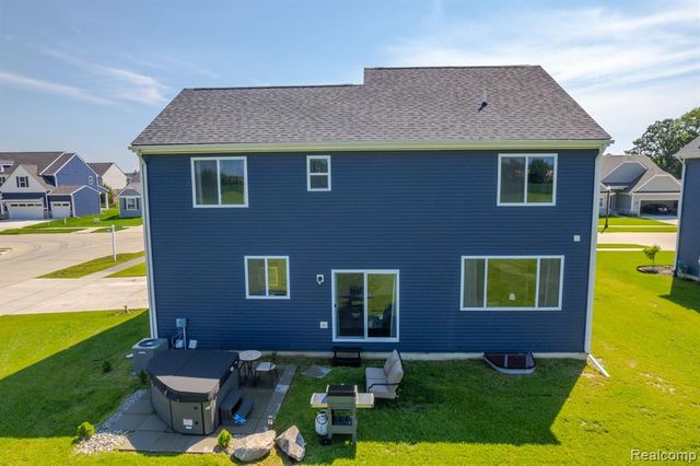 52361 Wellington Valley Drive, Macomb, MI 48042