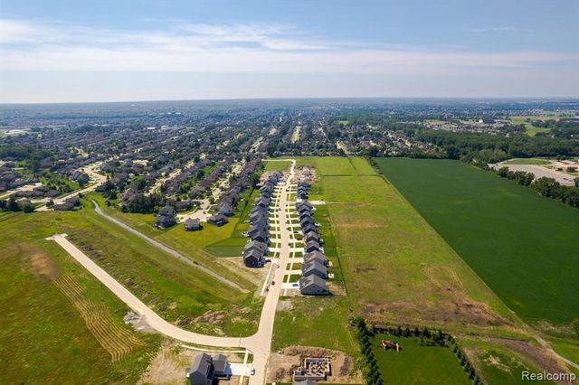 52361 Wellington Valley Drive, Macomb, MI 48042