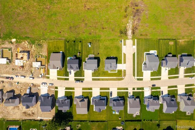 52361 Wellington Valley Drive, Macomb, MI 48042