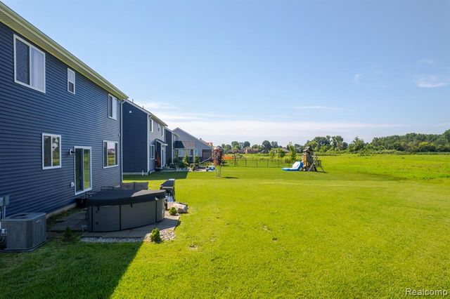 52361 Wellington Valley Drive, Macomb, MI 48042