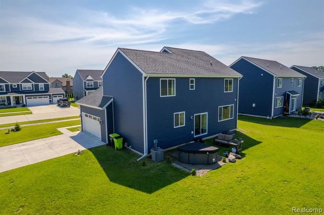 52361 Wellington Valley Drive, Macomb, MI 48042