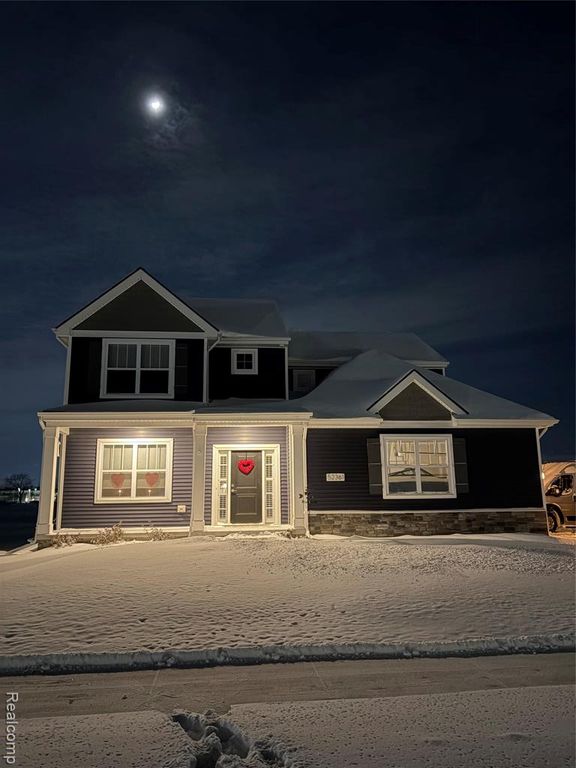 52361 Wellington Valley Drive, Macomb, MI 48042