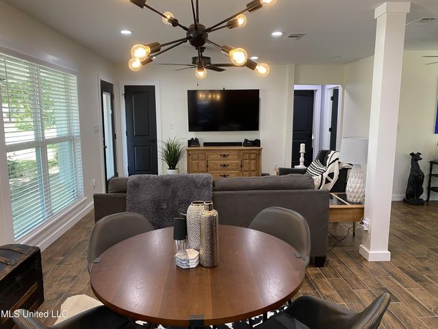 2321 Arbor Drive, Biloxi, MS 39531