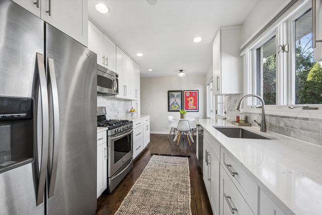 5312 HOWARD Avenue, Western Springs, IL 60558