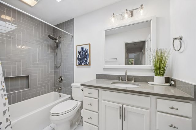 5312 HOWARD Avenue, Western Springs, IL 60558