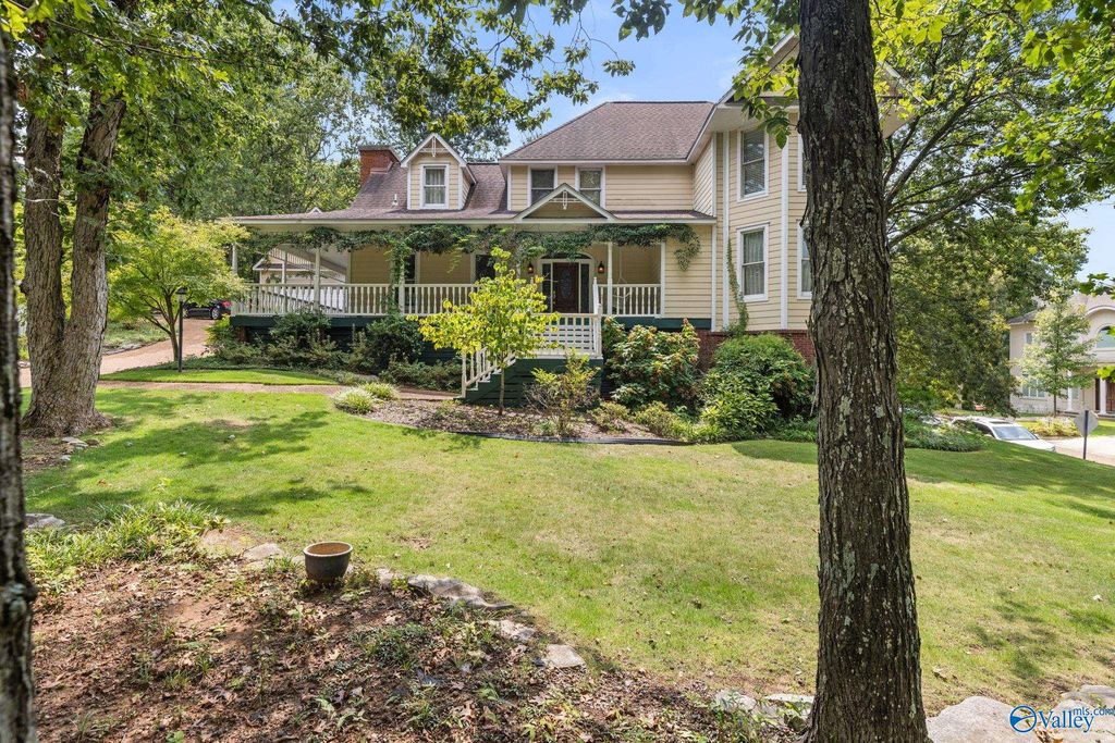 10204 Everest Drive, Huntsville, AL 35803