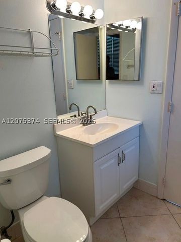 1811 Sabal Palm Dr 204, Davie, FL 33324