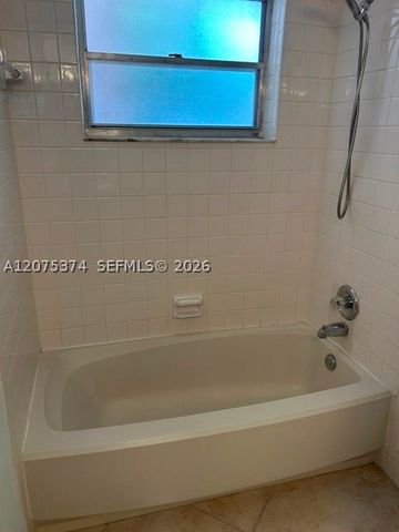 1811 Sabal Palm Dr 204, Davie, FL 33324
