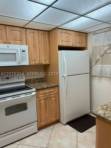 1811 Sabal Palm Dr 204, Davie, FL 33324