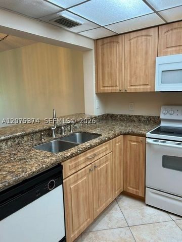 1811 Sabal Palm Dr 204, Davie, FL 33324