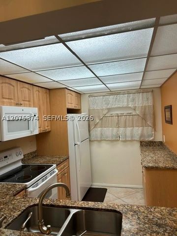1811 Sabal Palm Dr 204, Davie, FL 33324