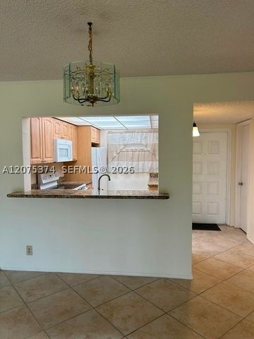 1811 Sabal Palm Dr 204, Davie, FL 33324