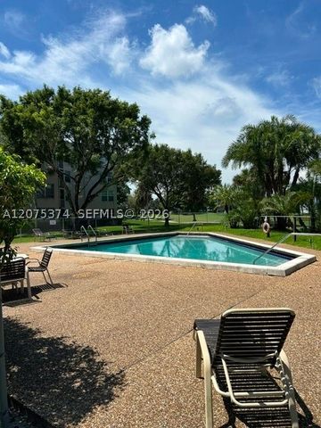 1811 Sabal Palm Dr 204, Davie, FL 33324