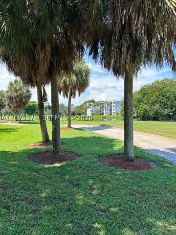 1811 Sabal Palm Dr 204, Davie, FL 33324