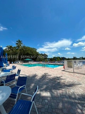 1811 Sabal Palm Dr 204, Davie, FL 33324