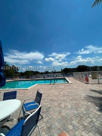 1811 Sabal Palm Dr 204, Davie, FL 33324