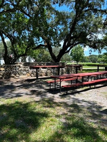 1811 Sabal Palm Dr 204, Davie, FL 33324