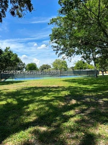 1811 Sabal Palm Dr 204, Davie, FL 33324