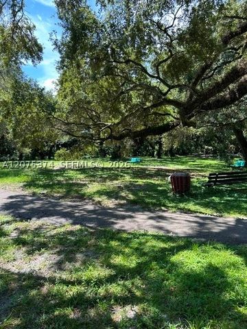 1811 Sabal Palm Dr 204, Davie, FL 33324