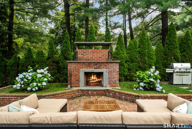 56 Long Lots Road, New Canaan, CT 06840