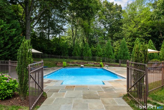56 Long Lots Road, New Canaan, CT 06840