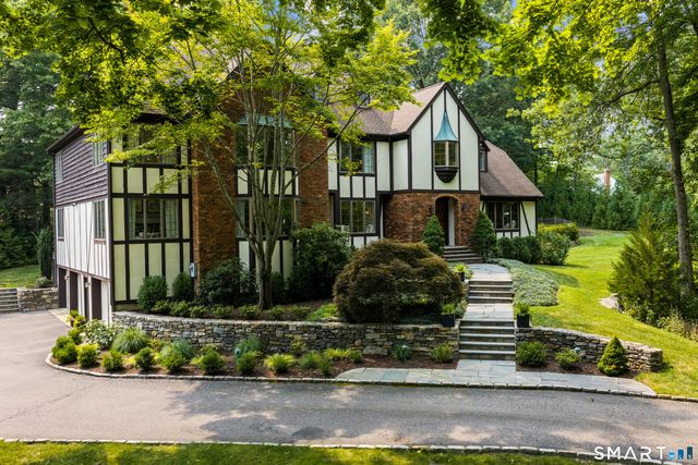 56 Long Lots Road, New Canaan, CT 06840