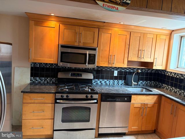 7014 GRAYS AVE, Philadelphia, PA 19142