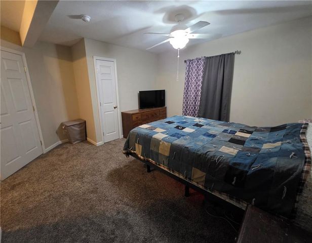 2100 & 2105 S Ellison Way, Independence, MO 64050