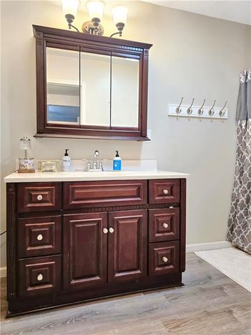 2100 & 2105 S Ellison Way, Independence, MO 64050