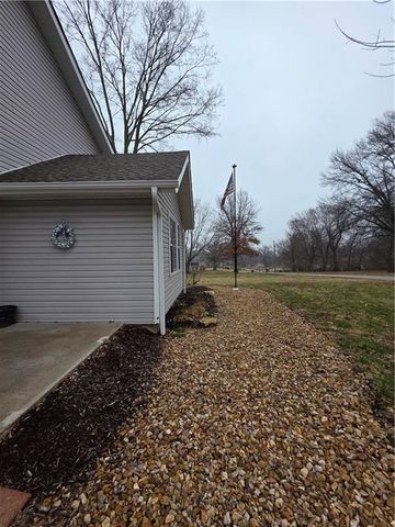 2100 & 2105 S Ellison Way, Independence, MO 64050