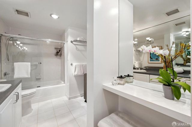 2200 Sacramento Street 104, San Francisco, CA 94115