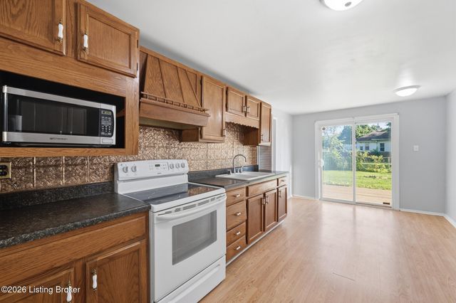 4315 Stoltz Ct, Louisville, KY 40215