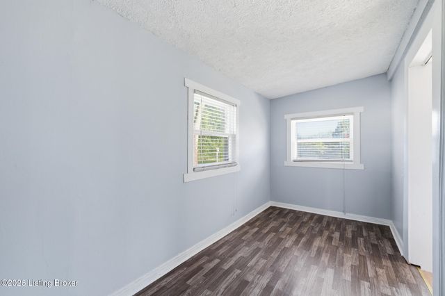 4315 Stoltz Ct, Louisville, KY 40215