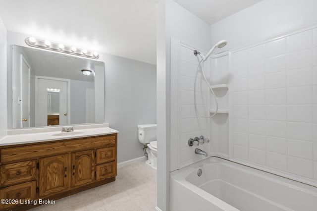 4315 Stoltz Ct, Louisville, KY 40215