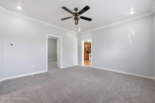 4315 Stoltz Ct, Louisville, KY 40215