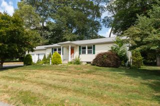 2 Mountain Laurel Ridge, Montville, CT 06382
