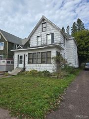 117 S Iroquois Street, Laurium, MI 49913