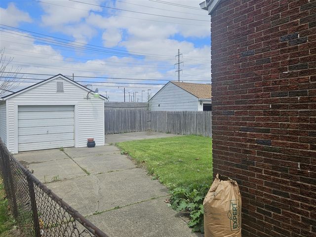 15237 Carlisle Street, Detroit, MI 48205