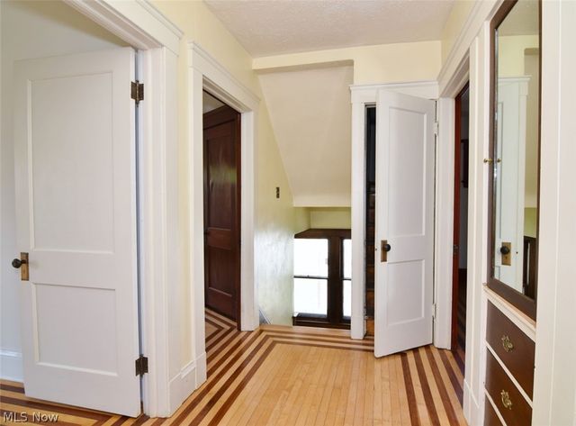 1257 Giel Avenue, Lakewood, OH 44107