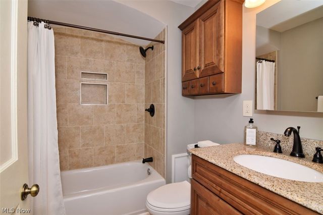 1257 Giel Avenue, Lakewood, OH 44107