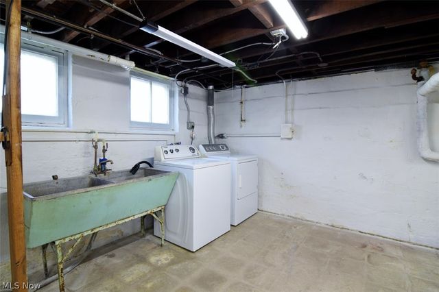 1257 Giel Avenue, Lakewood, OH 44107