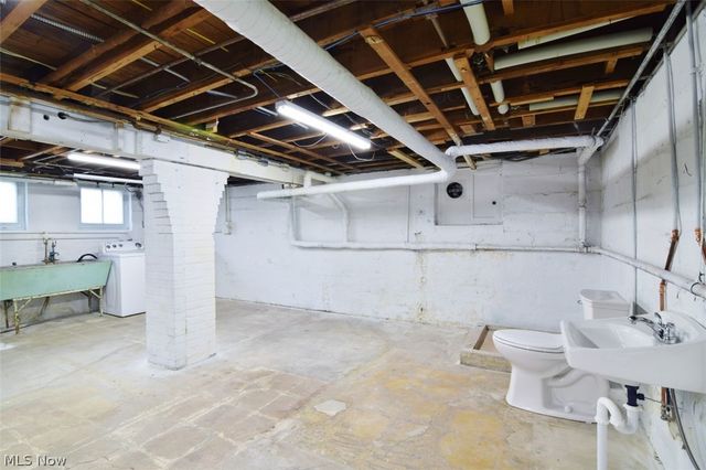 1257 Giel Avenue, Lakewood, OH 44107