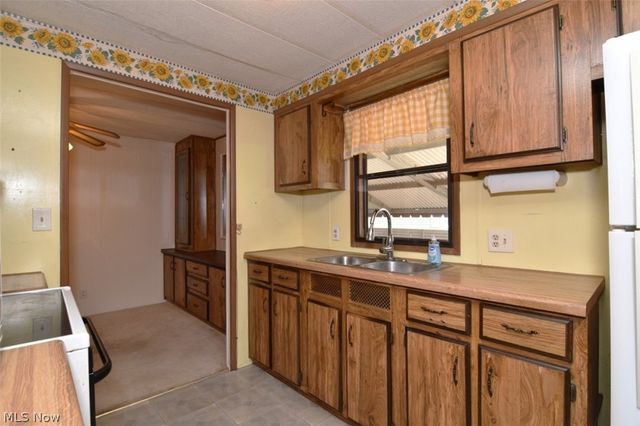 5 Michael Drive 5, Olmsted Twp, OH 44138