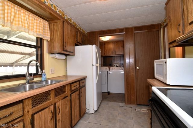 5 Michael Drive 5, Olmsted Twp, OH 44138