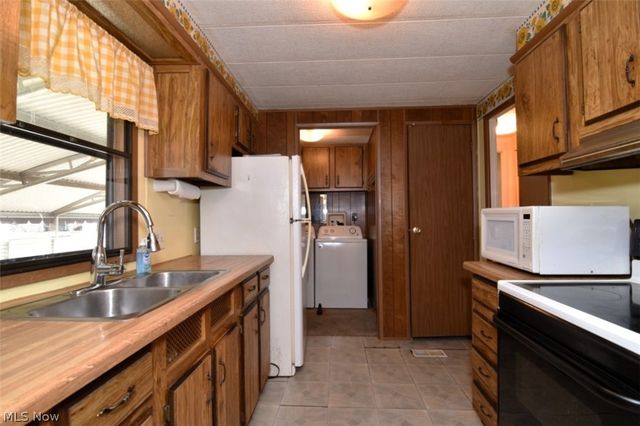 5 Michael Drive 5, Olmsted Twp, OH 44138