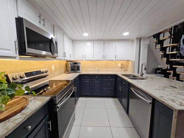 1104 SUMMIT TRAIL Circle D, West Palm Beach, FL 33415